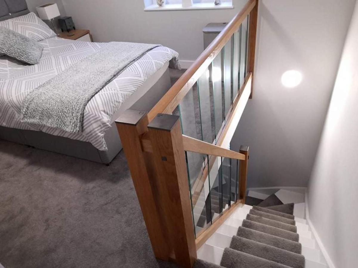 Outstanding Modern 1-Bed House In Chippenham Чипенхэм Экстерьер фото